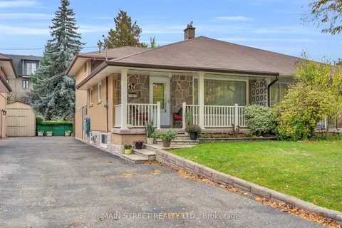 47 Graystone Gardens, ON M8Z 3C2