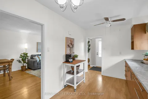 47 Graystone Gardens, ON M8Z 3C2