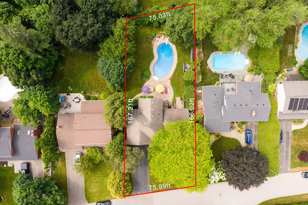 1465 Shamrock Lane, ON L6L 1R1