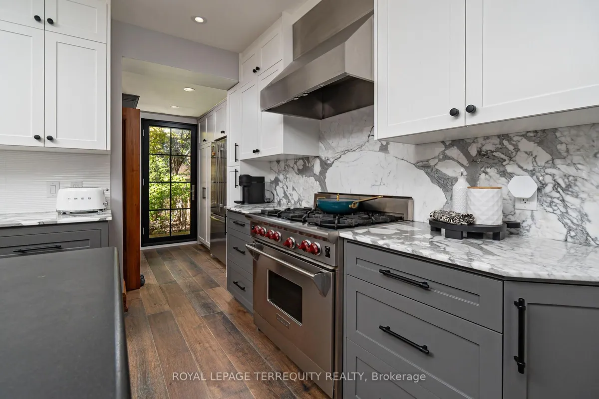 59 Baby Point Road, ON M6S 2G4