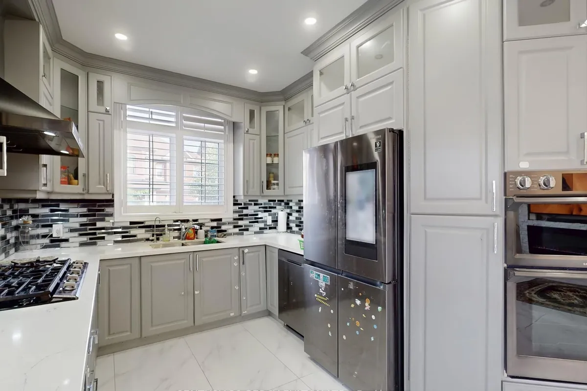 96 Humberstone Crescent, ON L7A 4B8