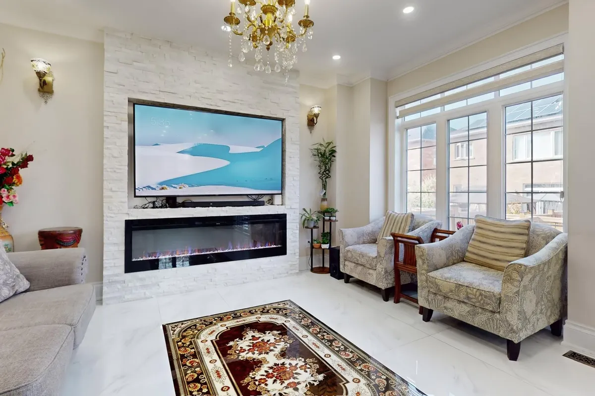 96 Humberstone Crescent, ON L7A 4B8