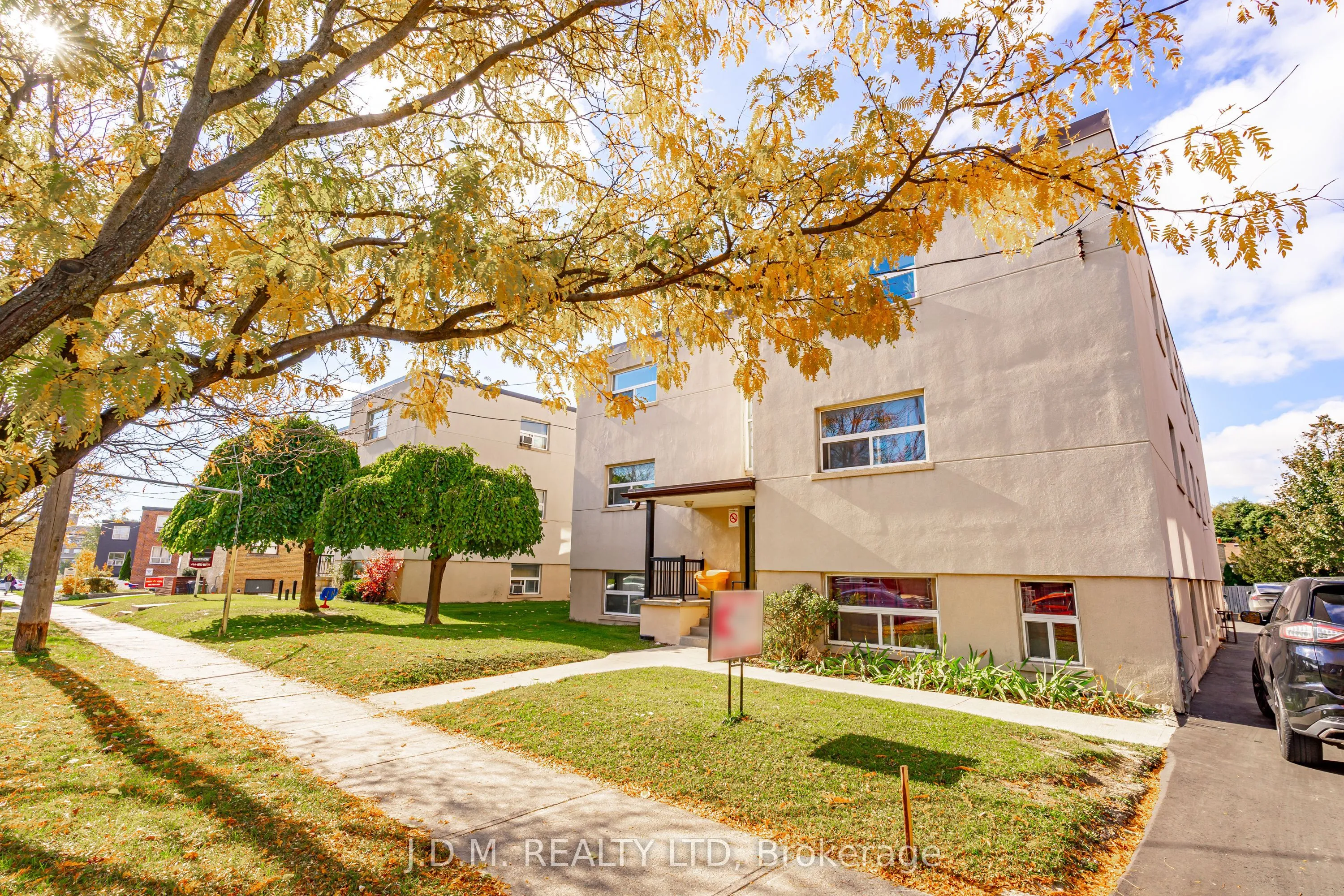 2428 Keele Street, ON M6L 2N2