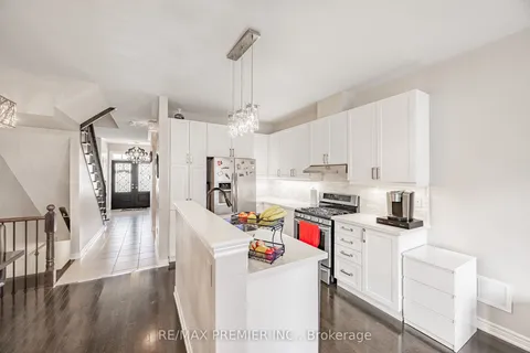 935 Transom Crescent, ON L9T 8K4