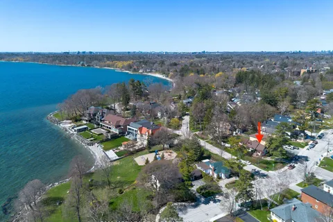 62 Maple Avenue, ON L5H 2R6