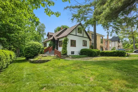 62 Maple Avenue, ON L5H 2R6