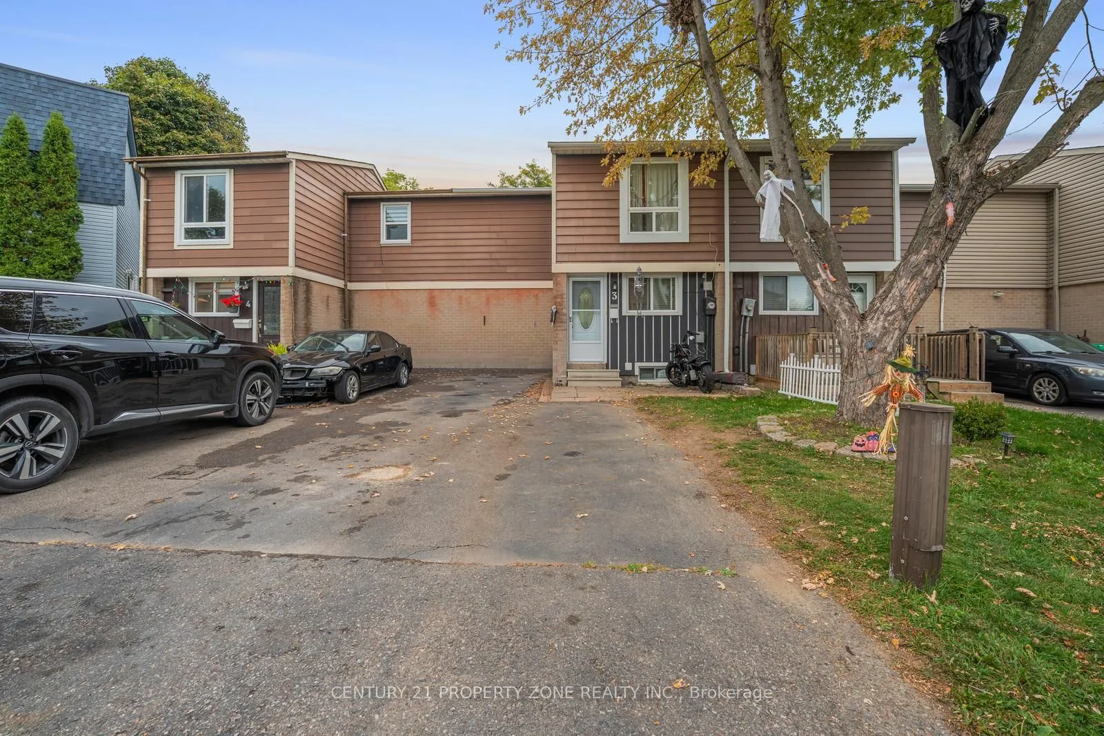 3 Jasmine Square, ON L6S 2N1