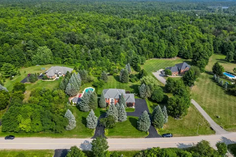 8 Deer Run Crescent, ON L7J 2L7