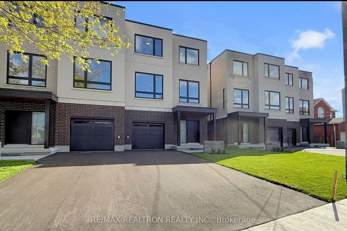 126 Dunbar Road, ON L5B 1G7