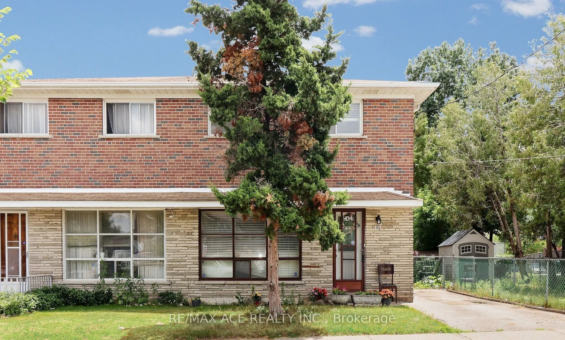 116 Elnathan Crescent, ON M9L 2G3