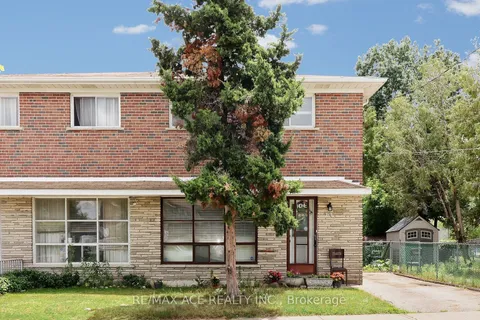 116 Elnathan Crescent, ON M9L 2G3