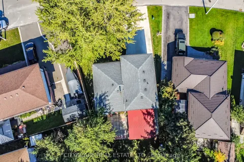 3 Geneva Crescent, ON L6S 1K9