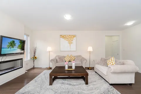 7 Aldenham Street, ON L6X 5S2