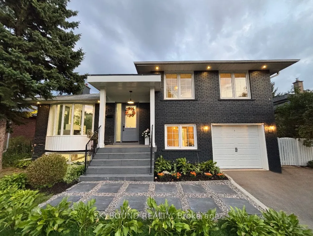 23 Drury Lane, ON M9P 1P8