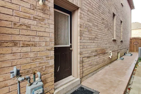 16 Ricardo Road, ON L6P 3Z1