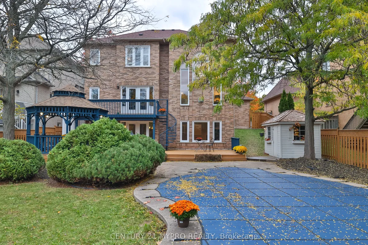 2201 Galloway Drive, ON L6H 5M1