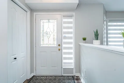 73 Montgomery Boulevard, ON L9W 5H6