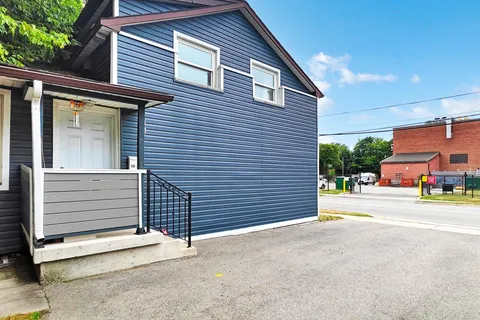 18 Mary Street, ON L6W 2R1