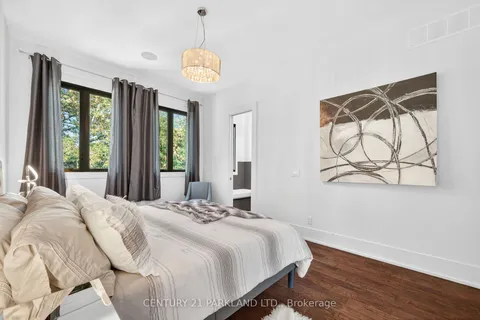 10 Rexford Road, ON M6S 2M3