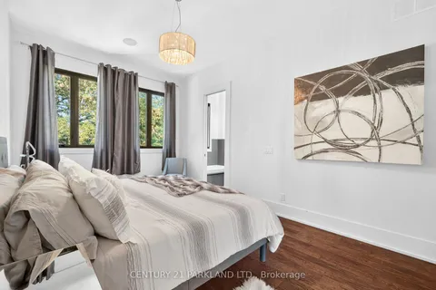 10 Rexford Road, ON M6S 2M3