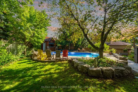 10 Bluebird Court, ON L6Z 3K9