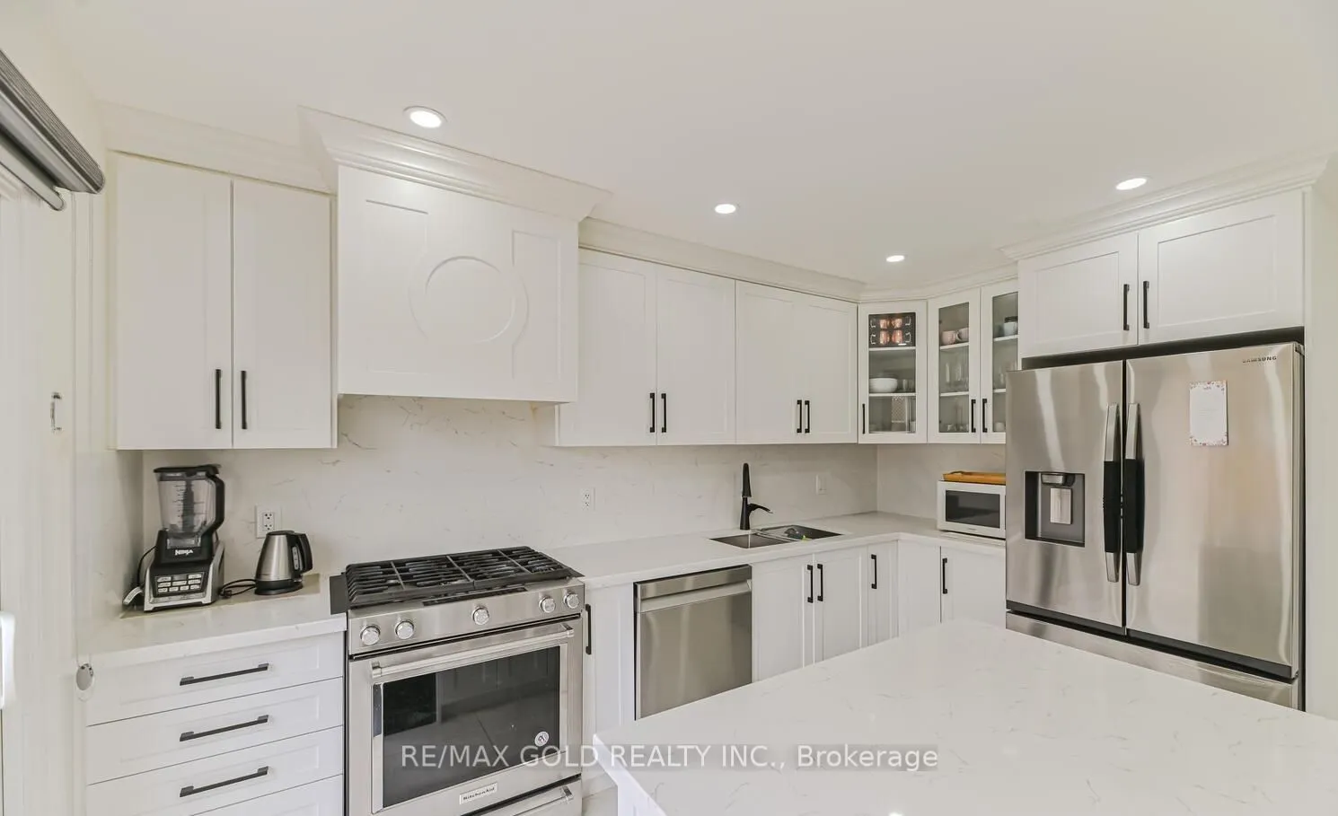 81 Drake Boulevard, ON L6T 3L2