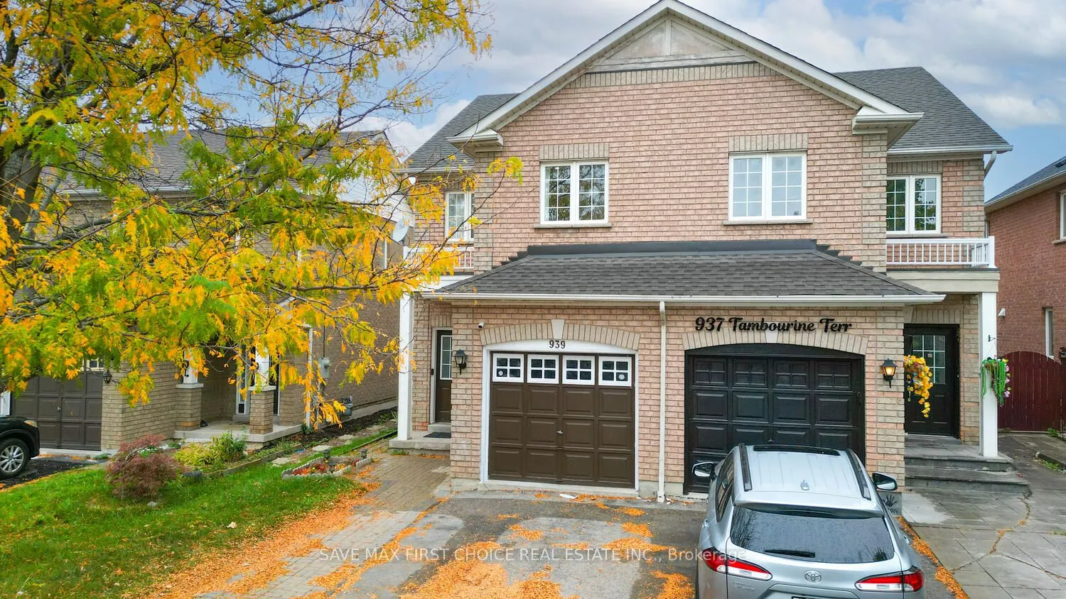 939 Tambourine Terrace, ON L5W 1S5