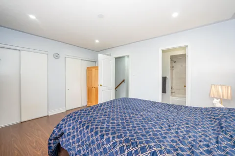 939 Tambourine Terrace, ON L5W 1S5