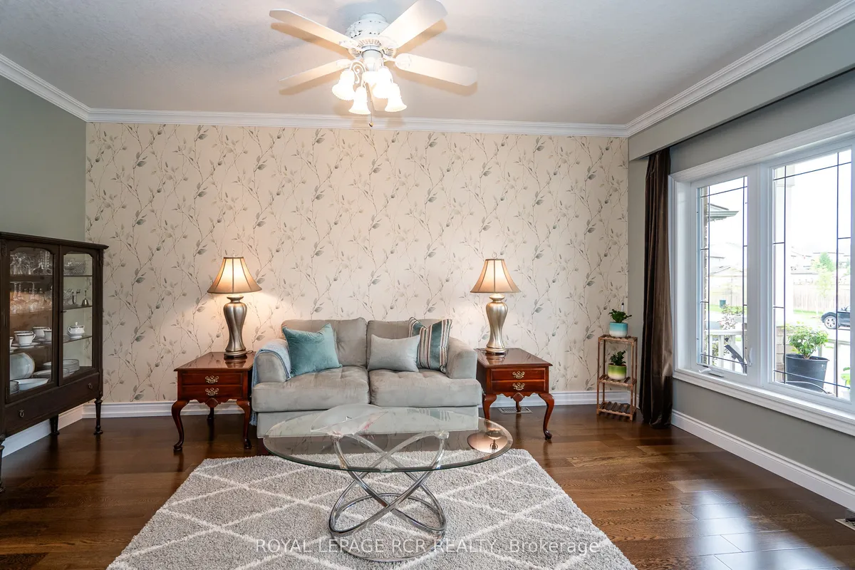 39 Dinnick Crescent, ON L9W 0B7