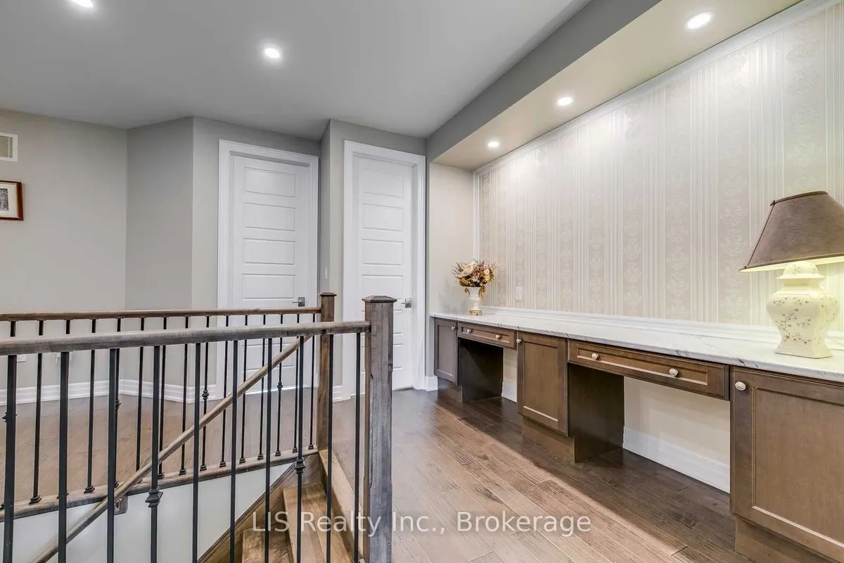 3294 Charles Biggar Drive, ON L6M 1P7