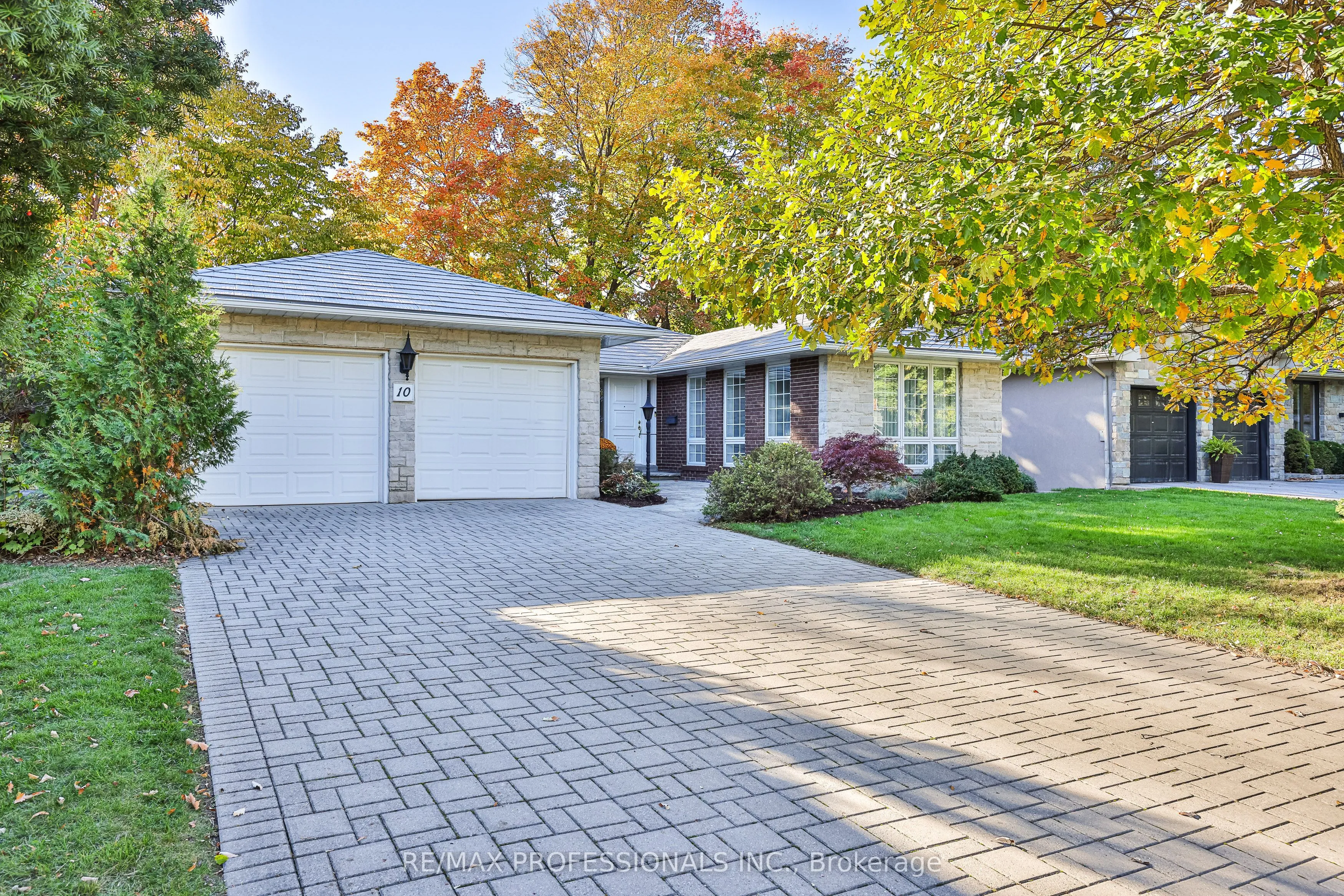 10 Neilor Crescent, ON M9C 1K4