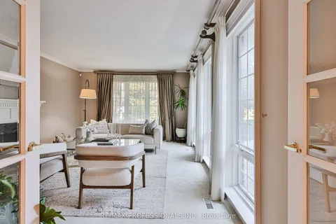 10 Neilor Crescent, ON M9C 1K4