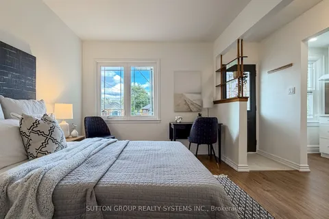 19 Montcalm Avenue, ON M6E 4N5