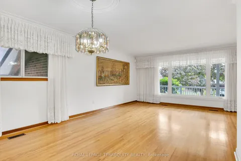 9 Larchmere Avenue, ON M9L 2N2