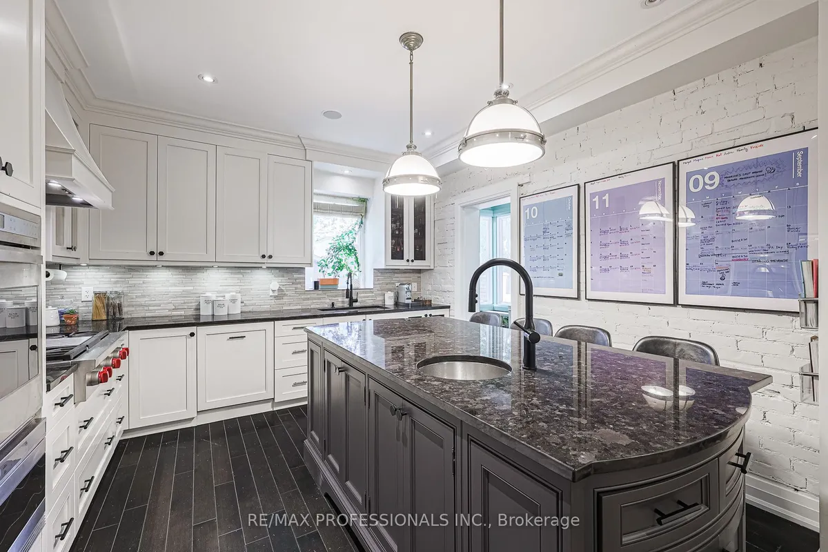 18 Constance Street, ON M6R 1S4