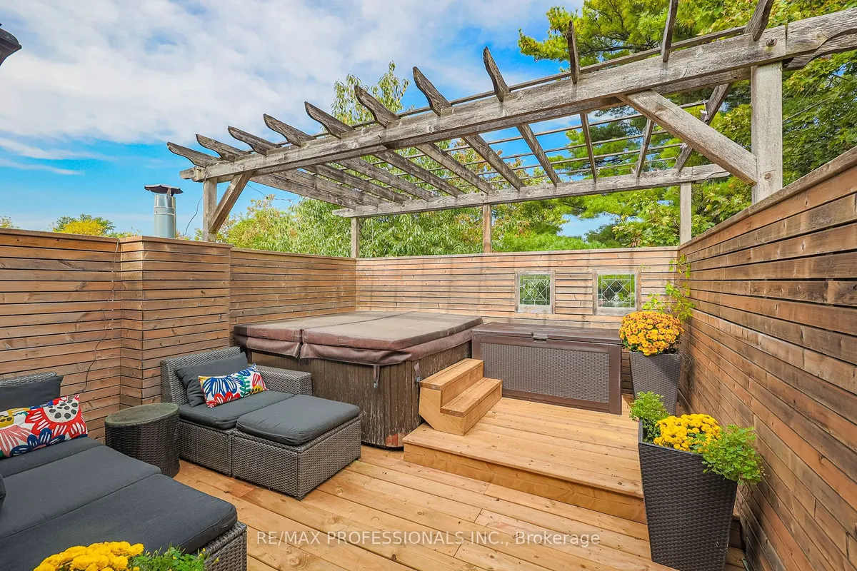 18 Constance Street, ON M6R 1S4