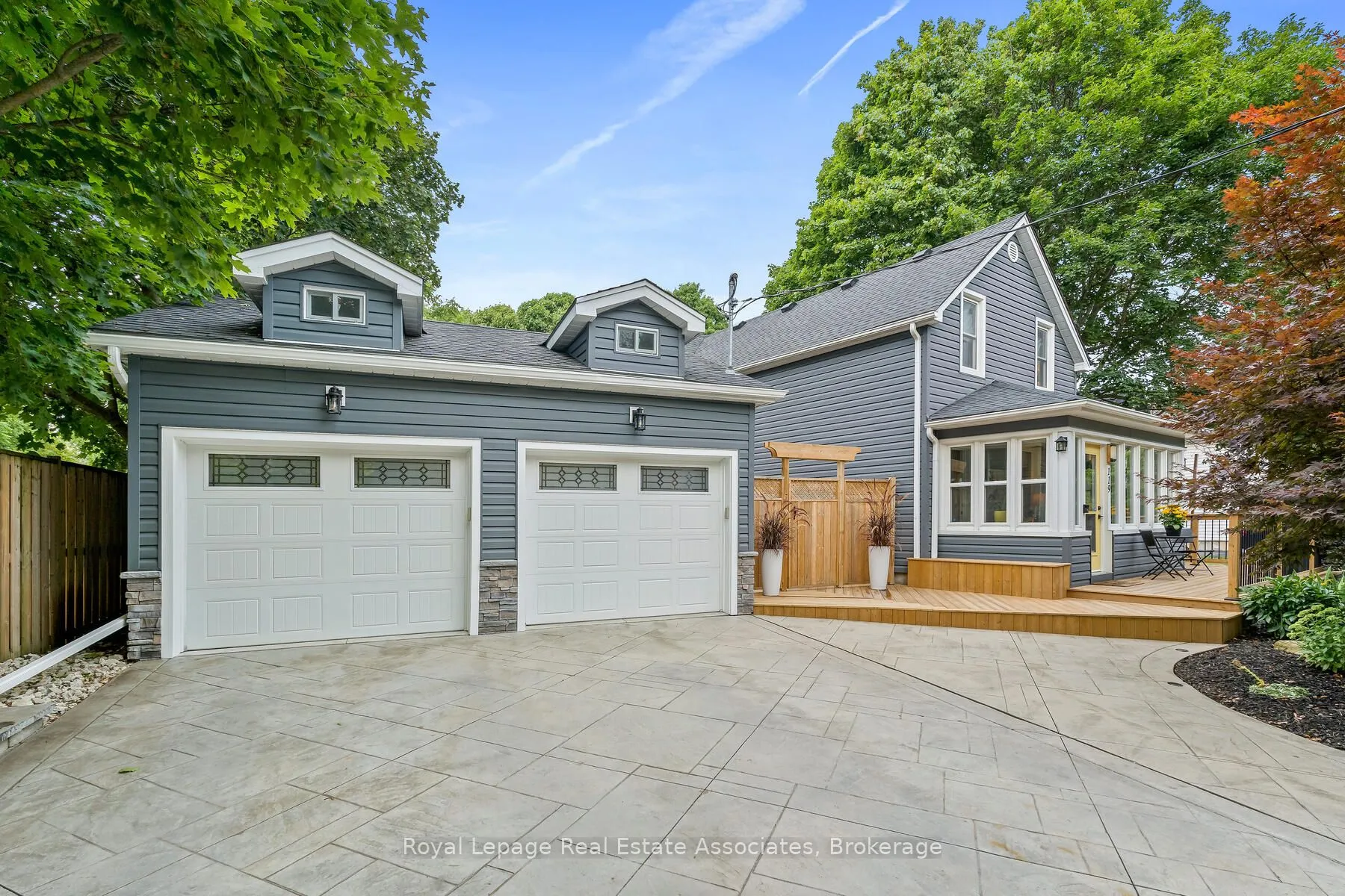 119 CRESCENT Street, ON L7J 2E1