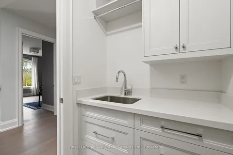 231 Cherryhill Road, ON L6L 3E3