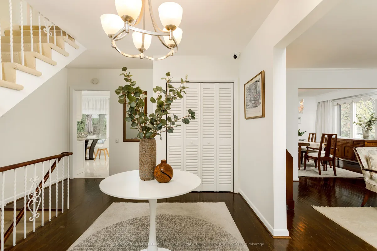 17 Longfield Road, ON M9B 3E8