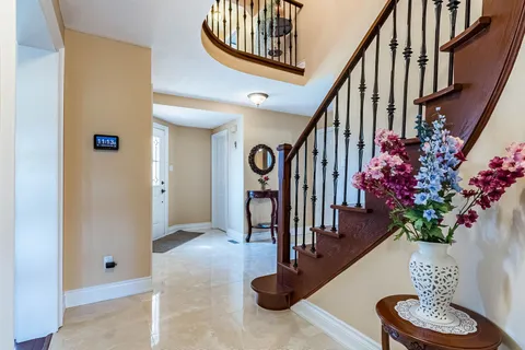 6439 Osprey Boulevard, ON L5N 6E4