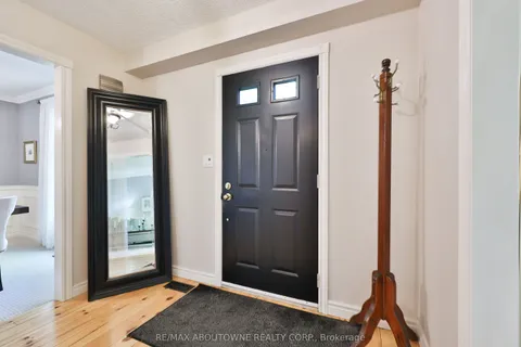 206 Rossmore Boulevard, ON L7N 1R1