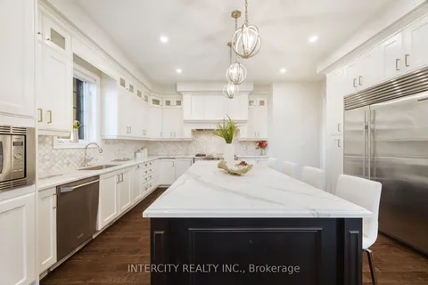 29 Chiming Road, ON L6P 4E1