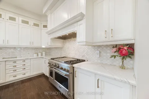 29 Chiming Road, ON L6P 4E1