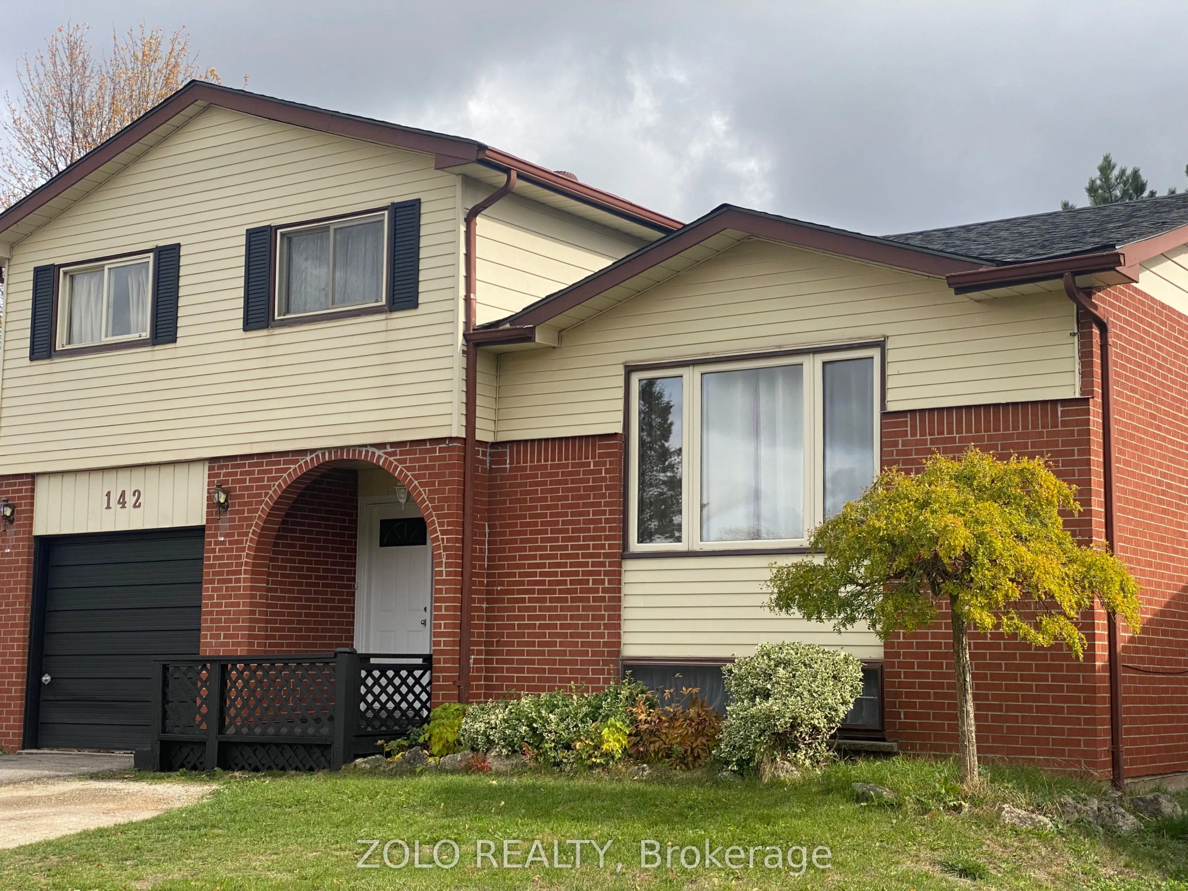 142 Parkview Drive, ON L9W 3J4