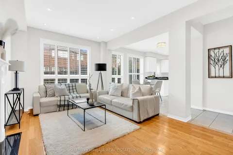 4813 St. Martin Mews, ON L5M 7K1