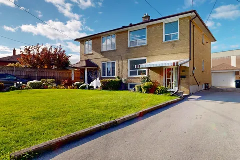 12 Sonnet Court, ON M6L 1J7