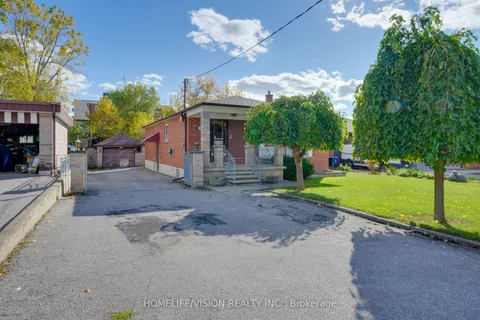 239 Epsom Downs Drive, ON M3M 1T3