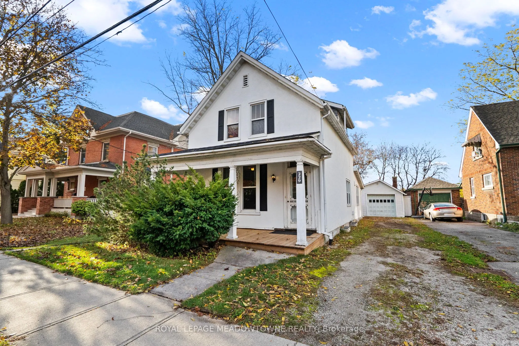 229 Queen Street, ON L9T 1K3