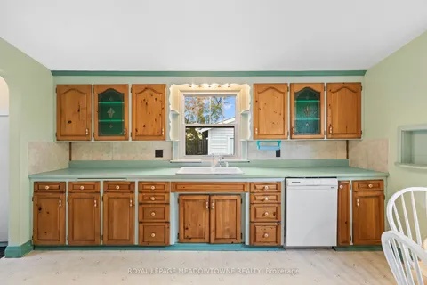 229 Queen Street, ON L9T 1K3