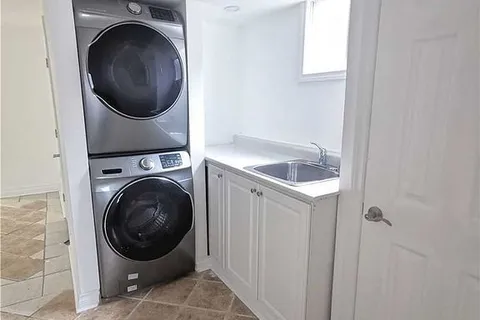 32 Martindale Crescent, ON L6X 2T9